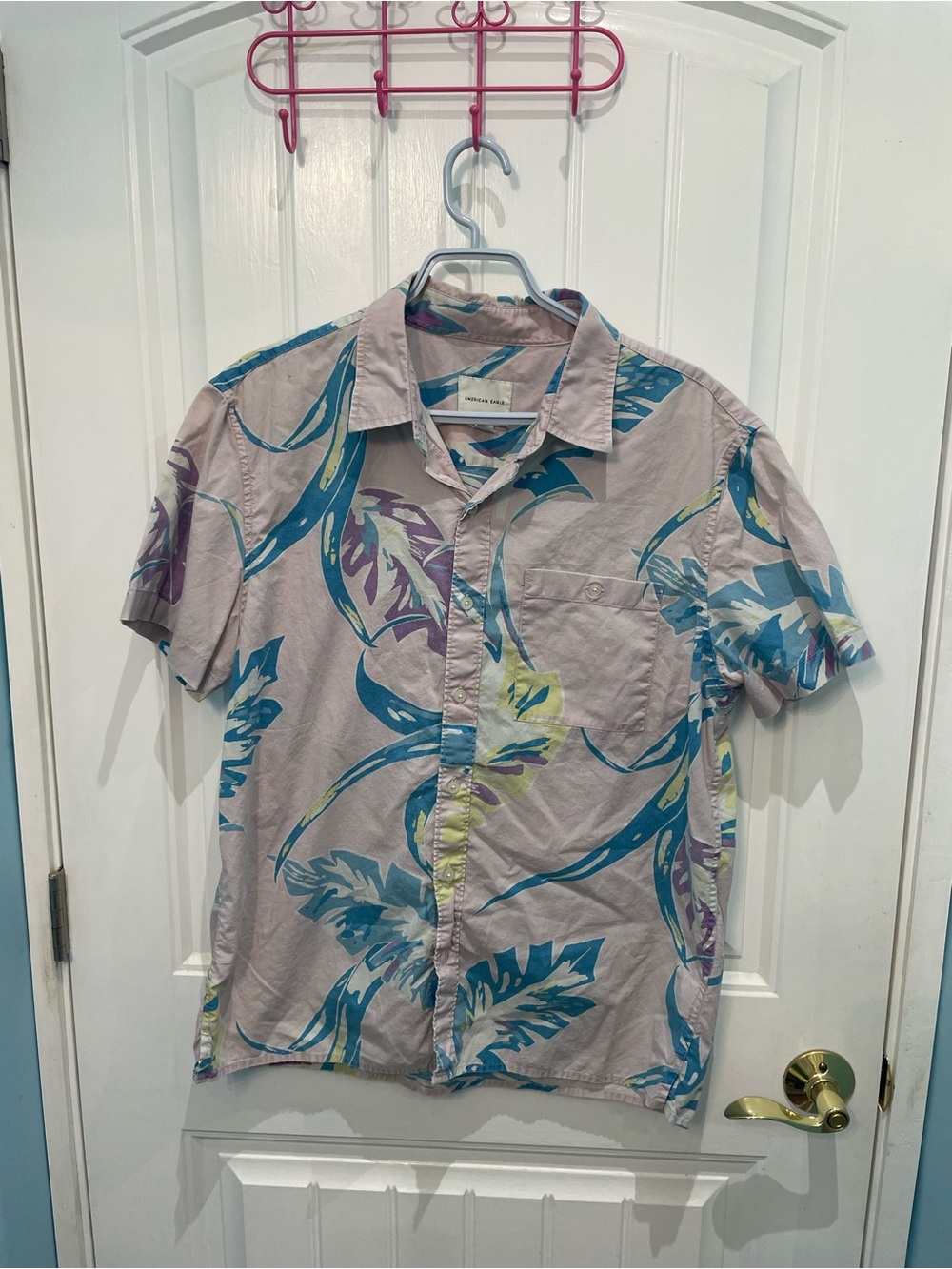 Men's Short-Sleeve Floral Button-Up Shirt in Light Pink